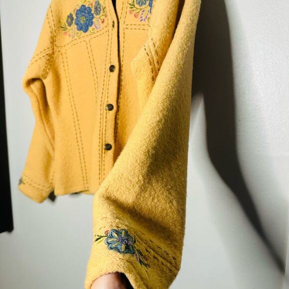 Icelandic Design Mustard Yellow Floral Wool Embroidered Shacket Jacket Size L - Picture 9 of 16